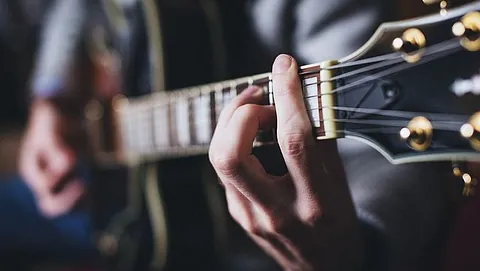Lær flere akkorder og sange på guitar